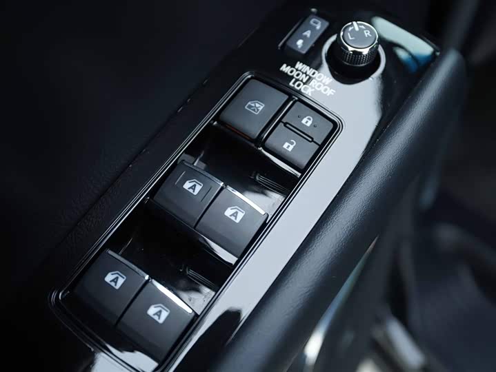 Фото 10 - Toyota Alphard