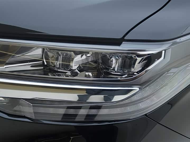 Фото 13 - Toyota Alphard