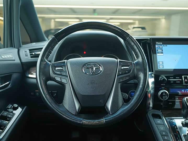 Фото 17 - Toyota Alphard