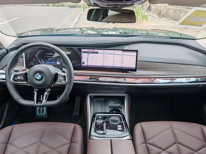 Фото 8 - BMW 7 Series