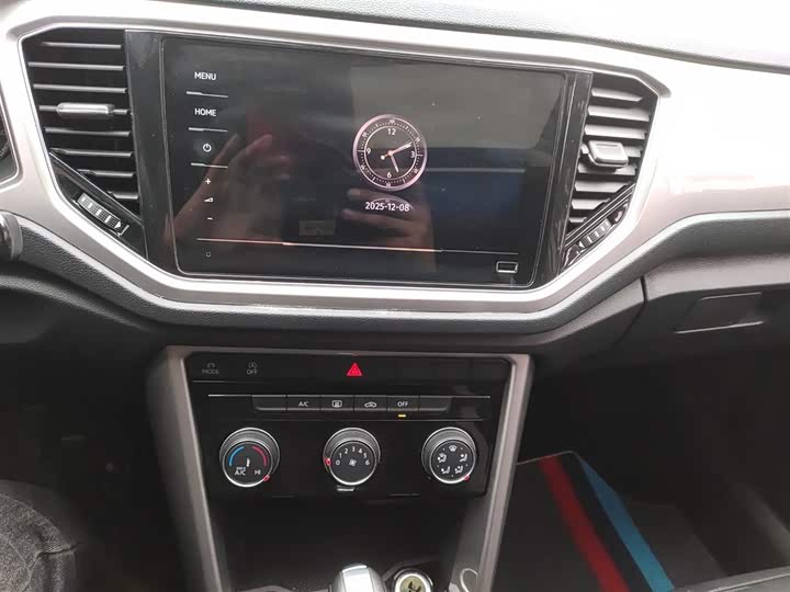 Фото 13 - Volkswagen T-Roc