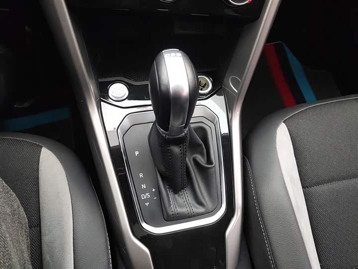 Фото 14 - Volkswagen T-Roc