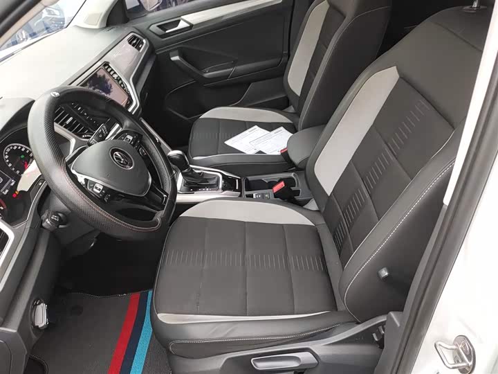 Фото 15 - Volkswagen T-Roc