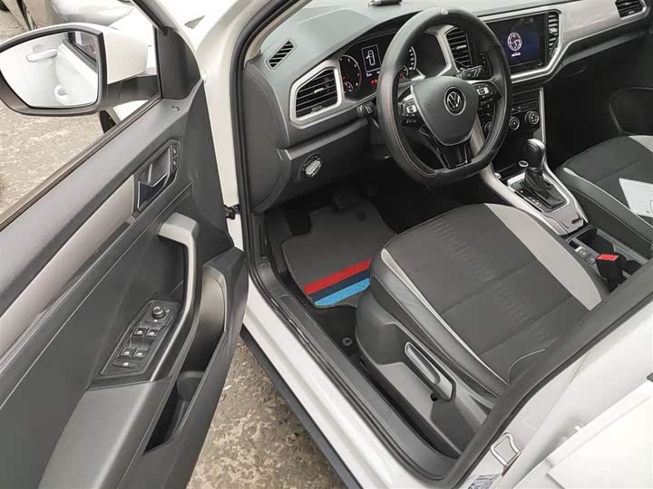 Фото 16 - Volkswagen T-Roc