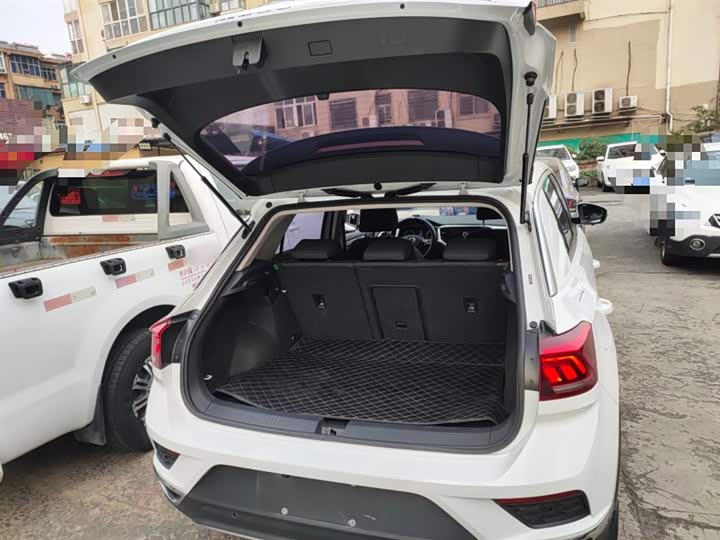 Фото 19 - Volkswagen T-Roc