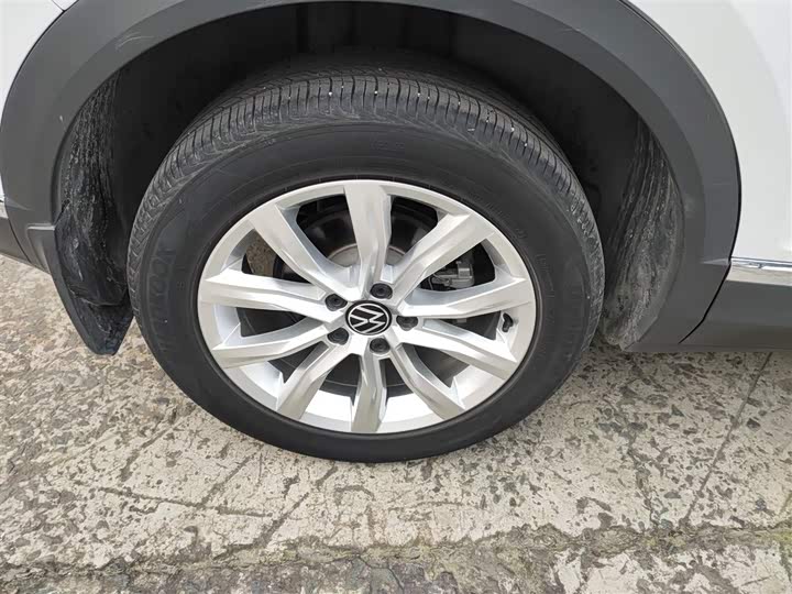 Фото 26 - Volkswagen T-Roc