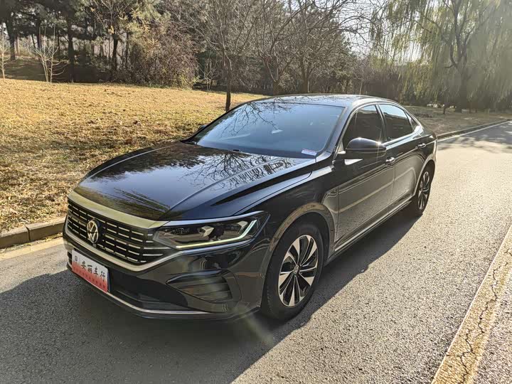 Фото 1 - Volkswagen Passat