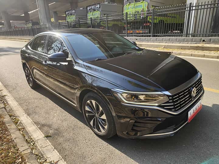 Фото 3 - Volkswagen Passat