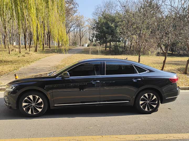 Фото 4 - Volkswagen Passat
