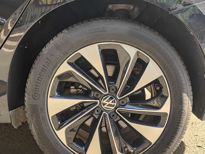 Фото 8 - Volkswagen Passat