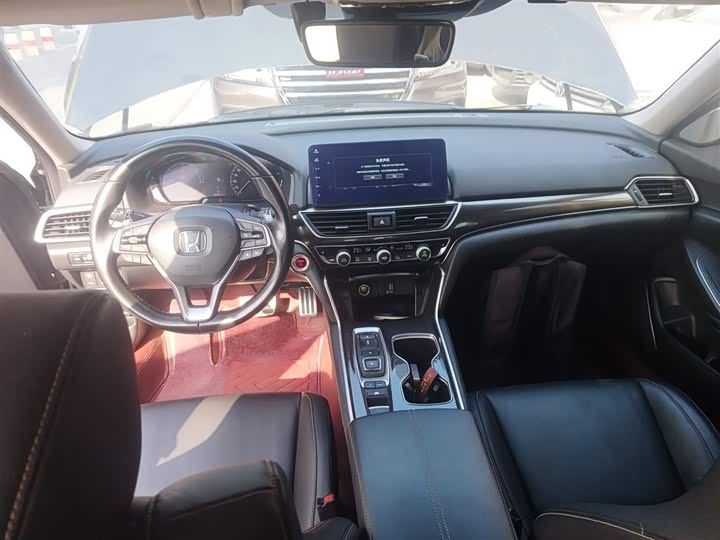 Фото 10 - Honda Accord