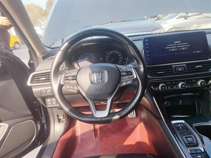 Фото 11 - Honda Accord