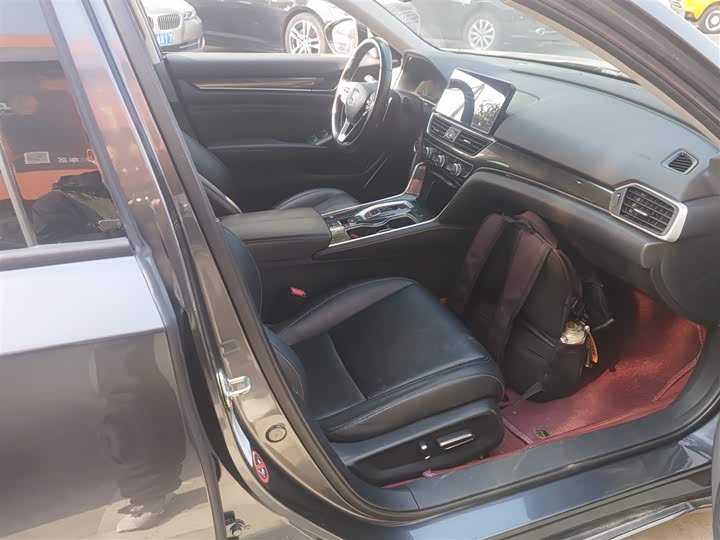 Фото 25 - Honda Accord