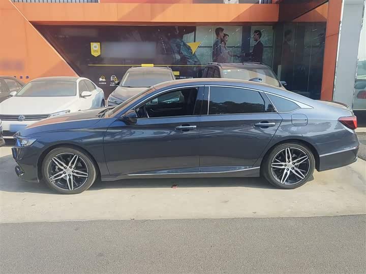 Фото 5 - Honda Accord