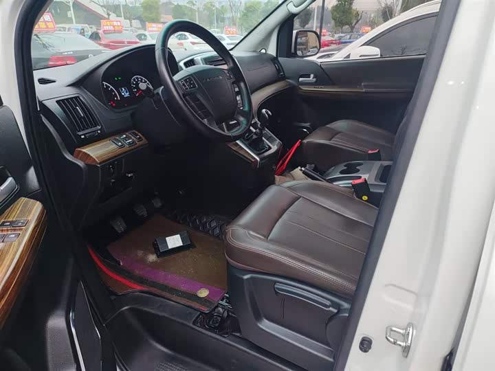 Фото 15 - Dongfeng Forthing Lingzhi Plus