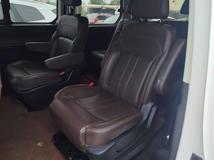 Фото 17 - Dongfeng Forthing Lingzhi Plus