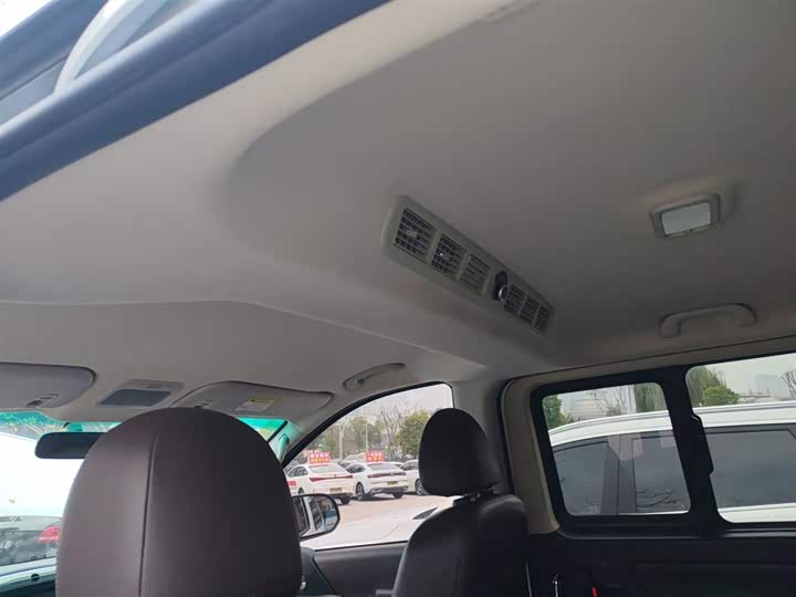 Фото 18 - Dongfeng Forthing Lingzhi Plus