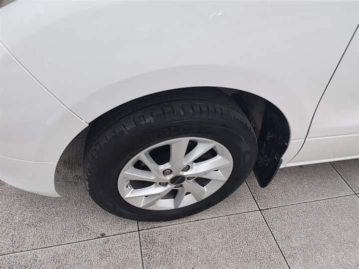 Фото 23 - Dongfeng Forthing Lingzhi Plus