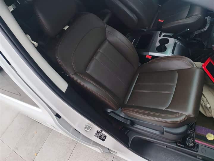 Фото 25 - Dongfeng Forthing Lingzhi Plus