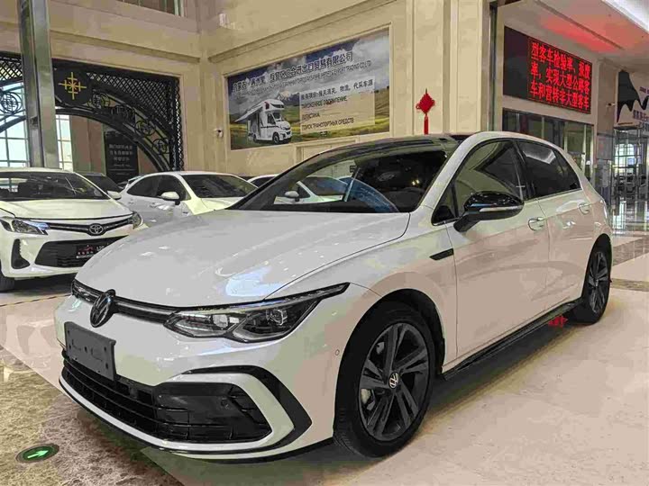 Фото 1 - Volkswagen Golf