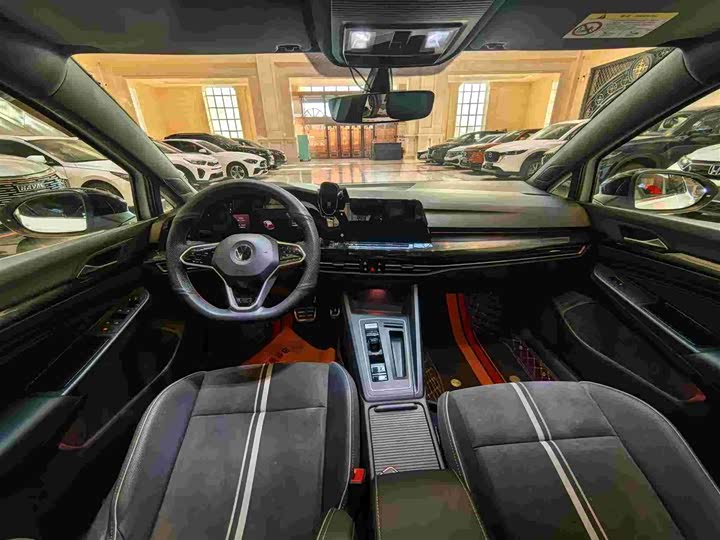 Фото 11 - Volkswagen Golf