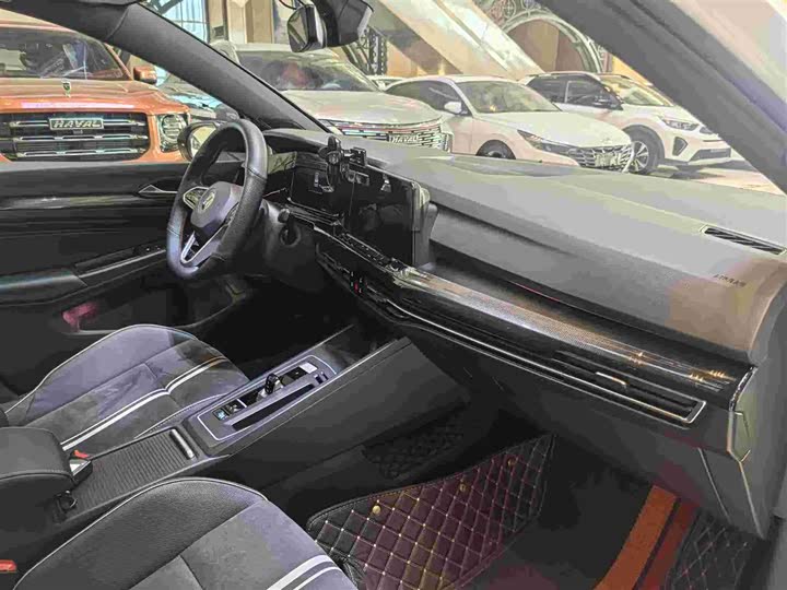 Фото 12 - Volkswagen Golf