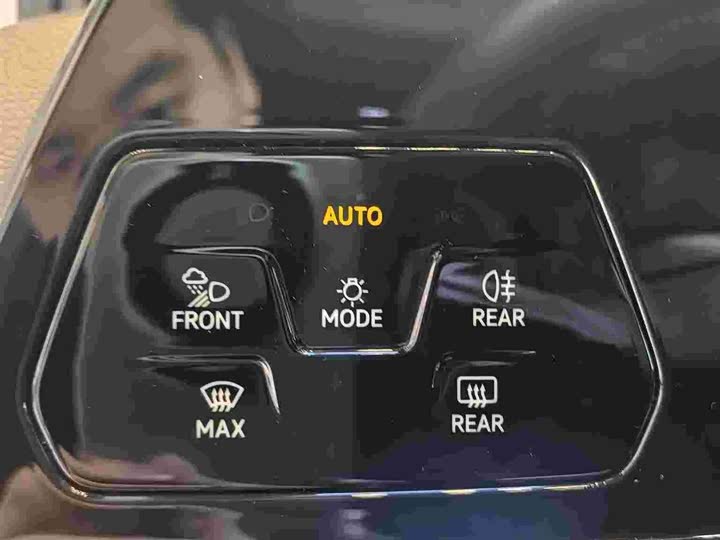 Фото 16 - Volkswagen Golf