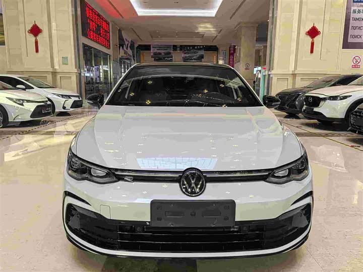 Фото 2 - Volkswagen Golf