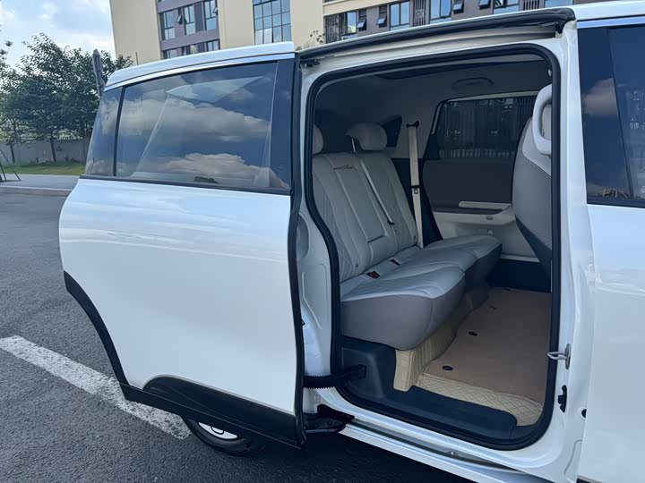 Фото 18 - BAIC Arcfox Kaola S