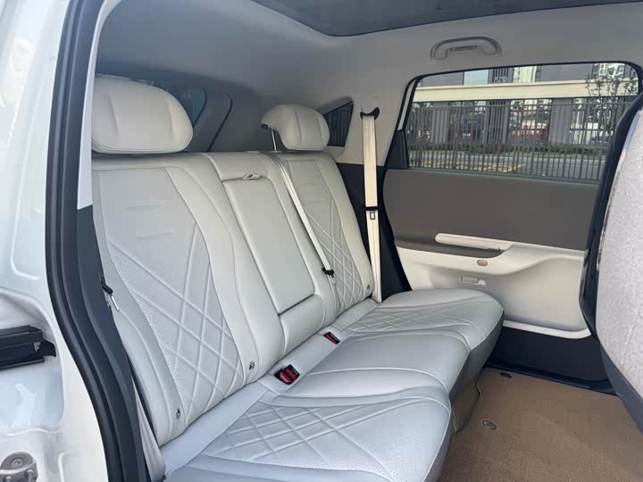 Фото 20 - BAIC Arcfox Kaola S