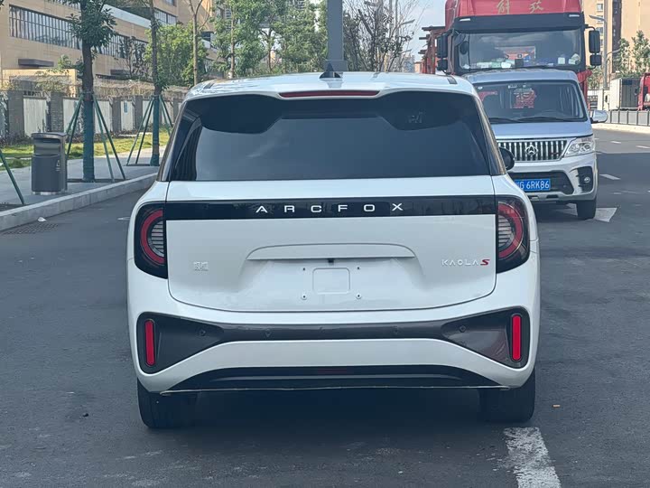 Фото 6 - BAIC Arcfox Kaola S