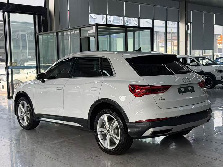 Фото 10 - Audi Q3