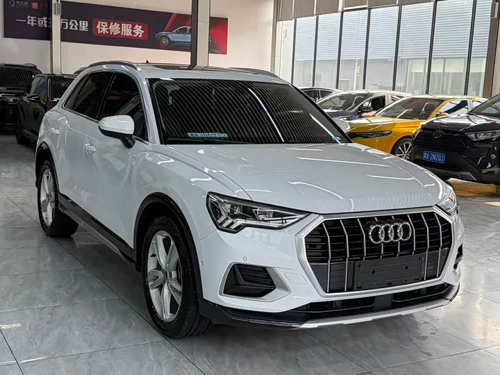 Фото 4 - Audi Q3