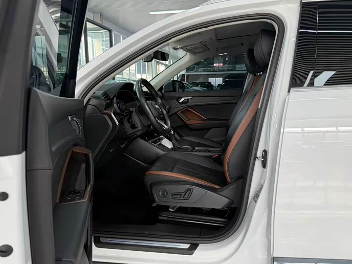 Фото 5 - Audi Q3