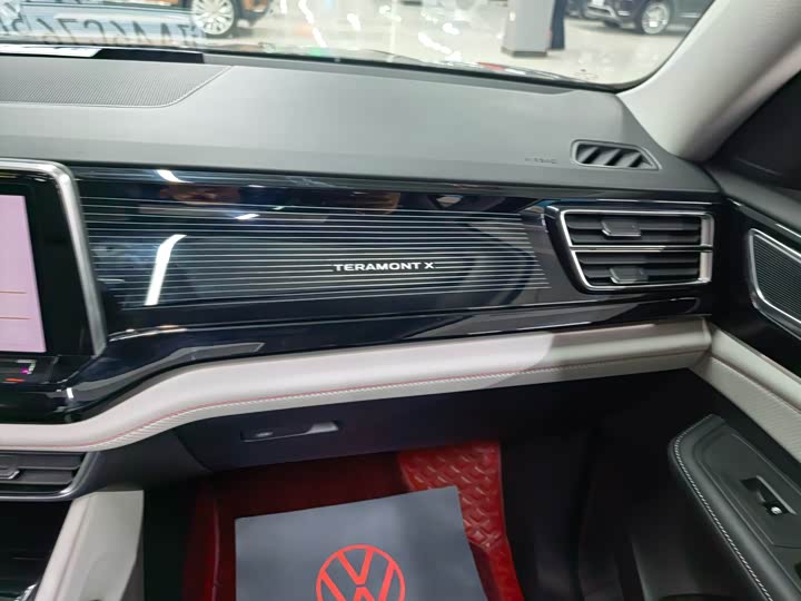 Фото 18 - Volkswagen Teramont X