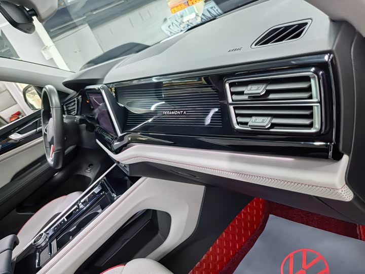 Фото 26 - Volkswagen Teramont X