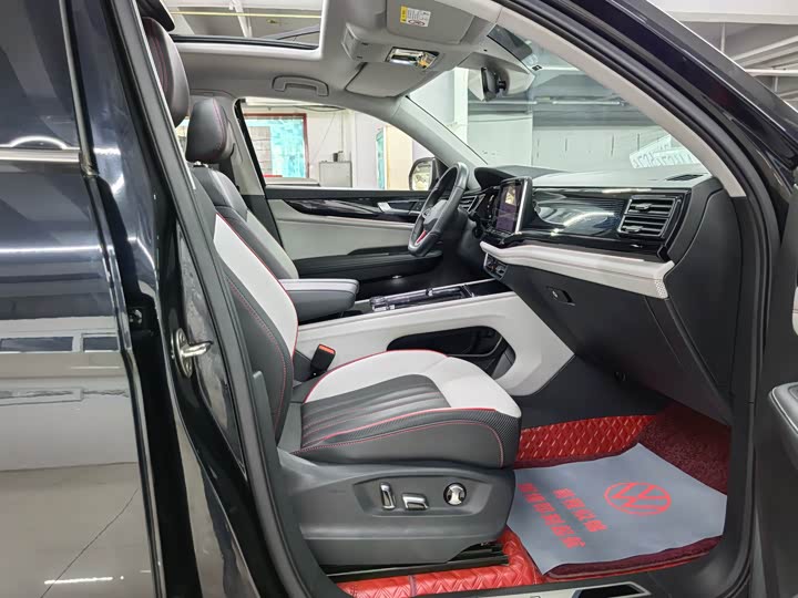 Фото 27 - Volkswagen Teramont X