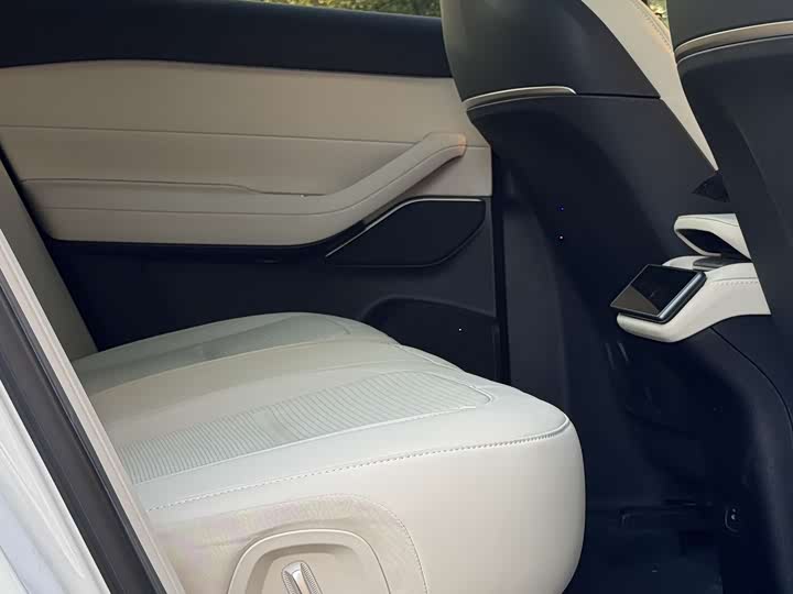 Фото 8 - Nio ES6