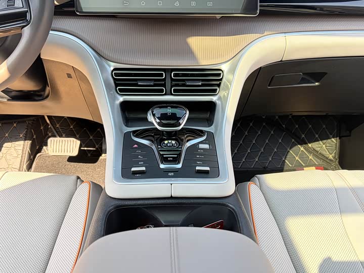 Фото 17 - BYD Song Pro Hybrid