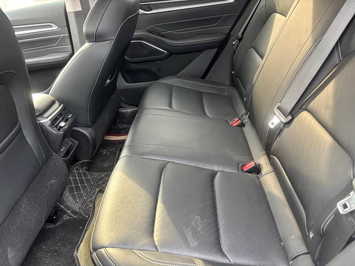 Фото 9 - Geely Emgrand