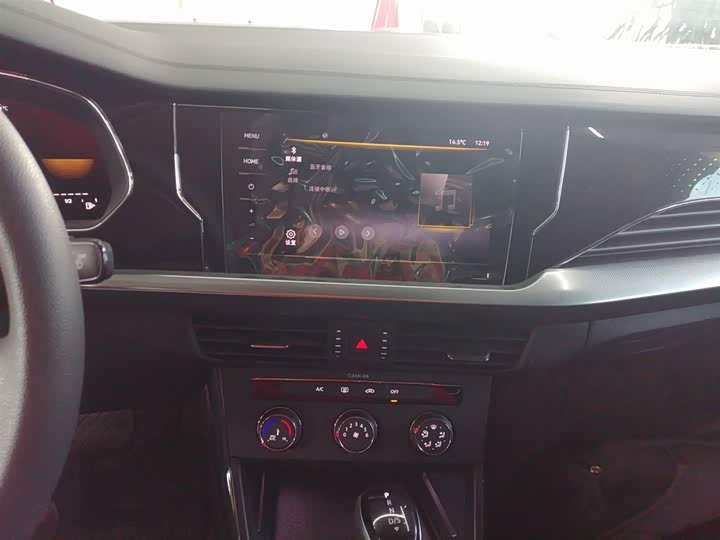 Фото 13 - Volkswagen Passat