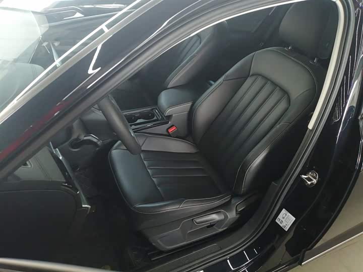 Фото 15 - Volkswagen Passat