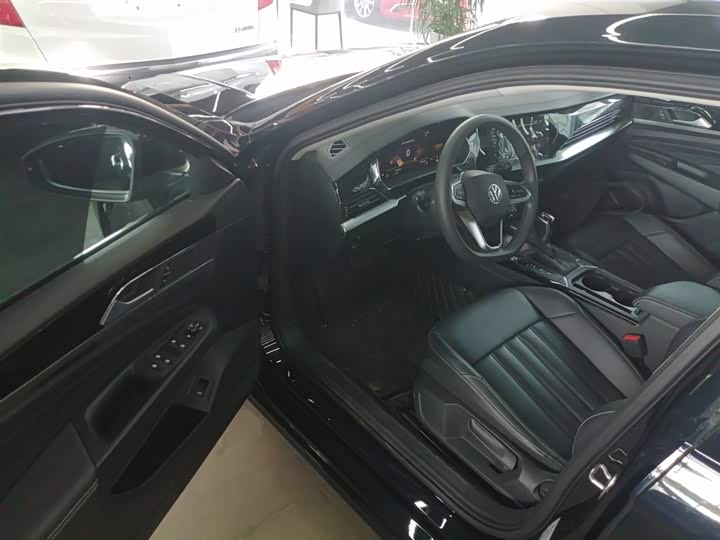 Фото 16 - Volkswagen Passat