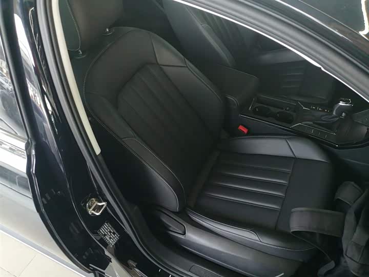 Фото 25 - Volkswagen Passat