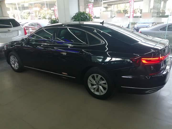 Фото 5 - Volkswagen Passat