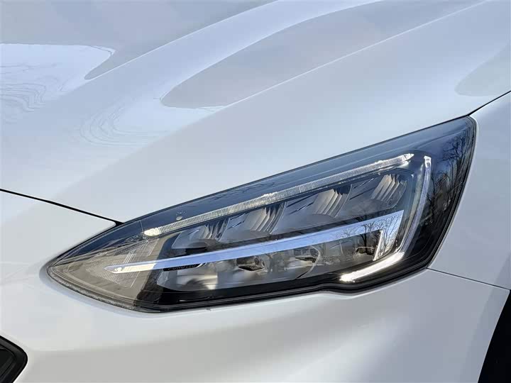 Фото 11 - Ford Focus