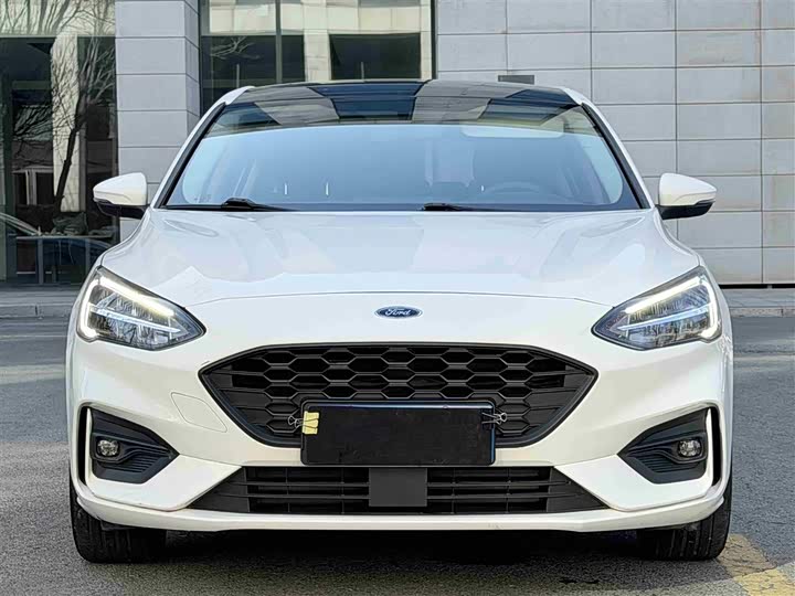 Фото 2 - Ford Focus