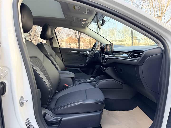 Фото 22 - Ford Focus