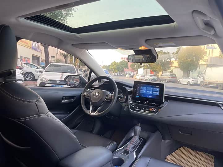 Фото 6 - Toyota Corolla