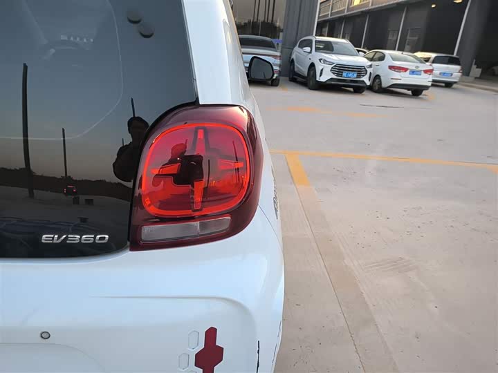 Фото 8 - Roewe Clever